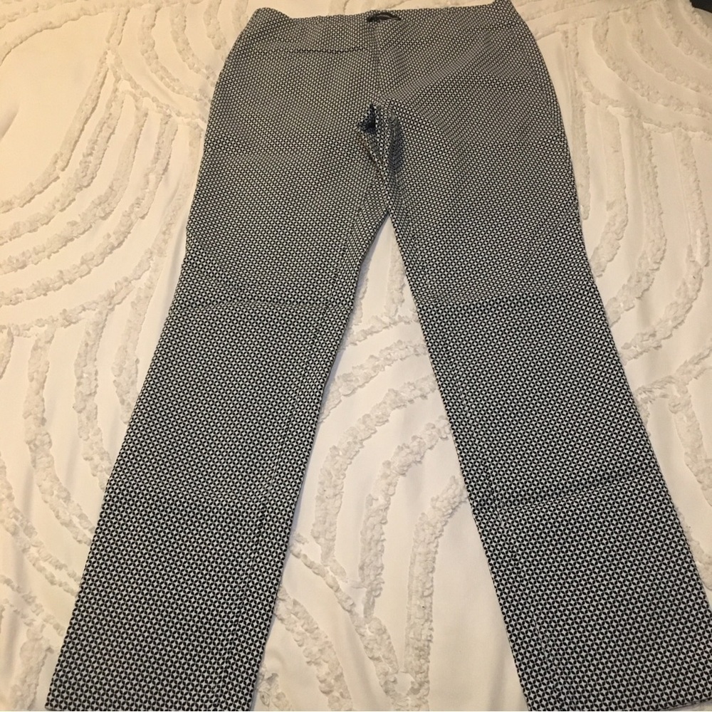 Adrianna Papell 6 Black and White Patterned Pants